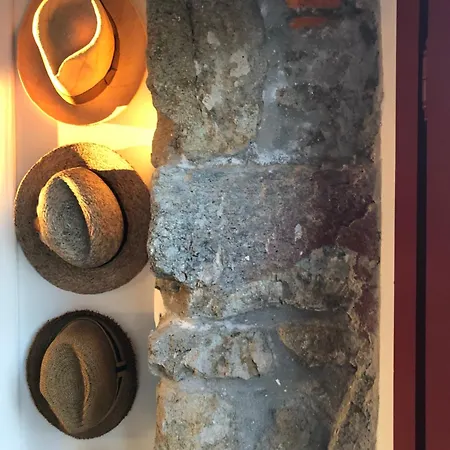 לינה וארוחת בוקר La Ferme D'ika 3*